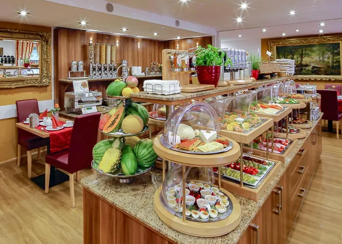 TIPTOP Hotel Burgschmiet Garni