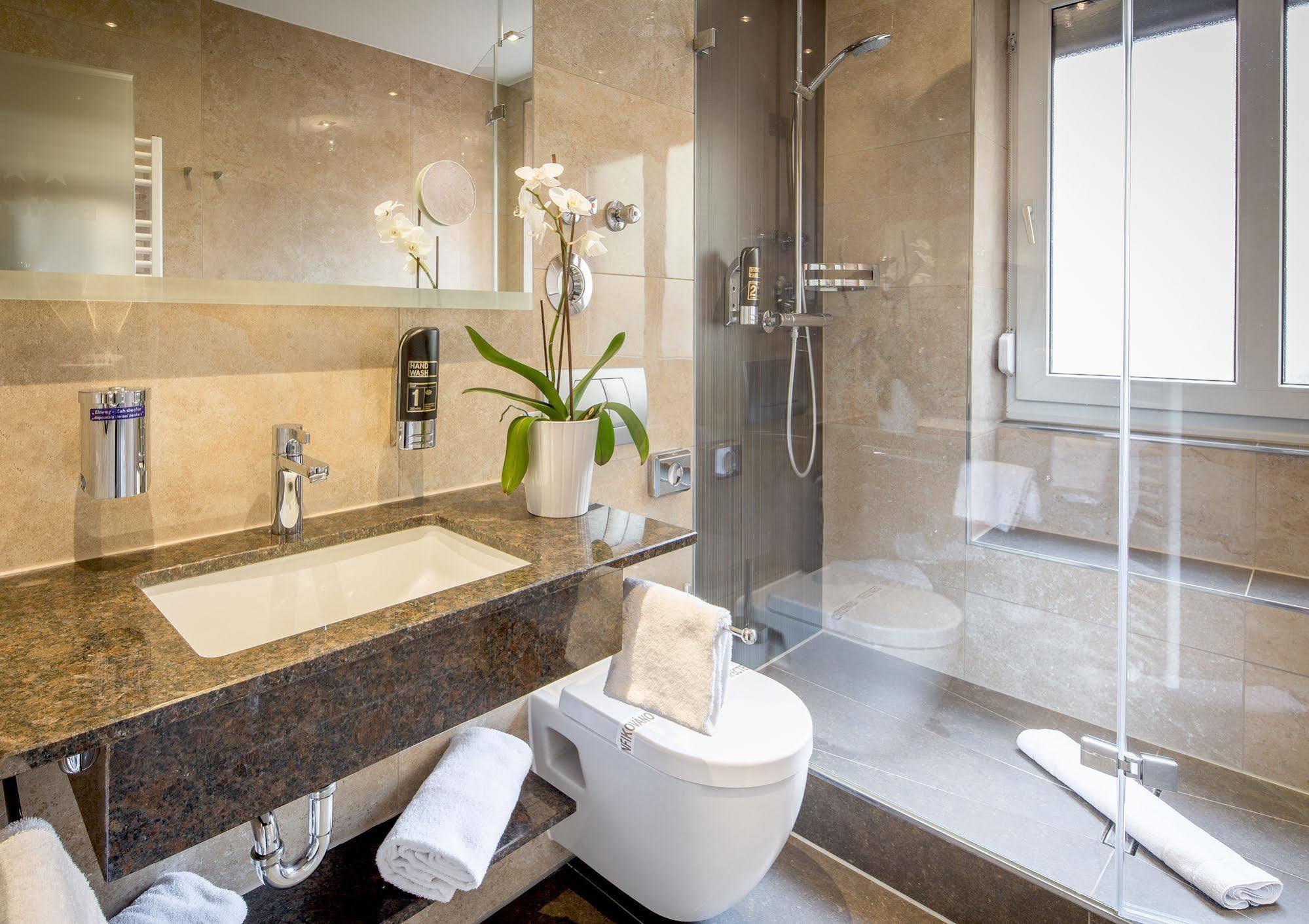 Tiptop Burgschmiet Garni Hotel 3*