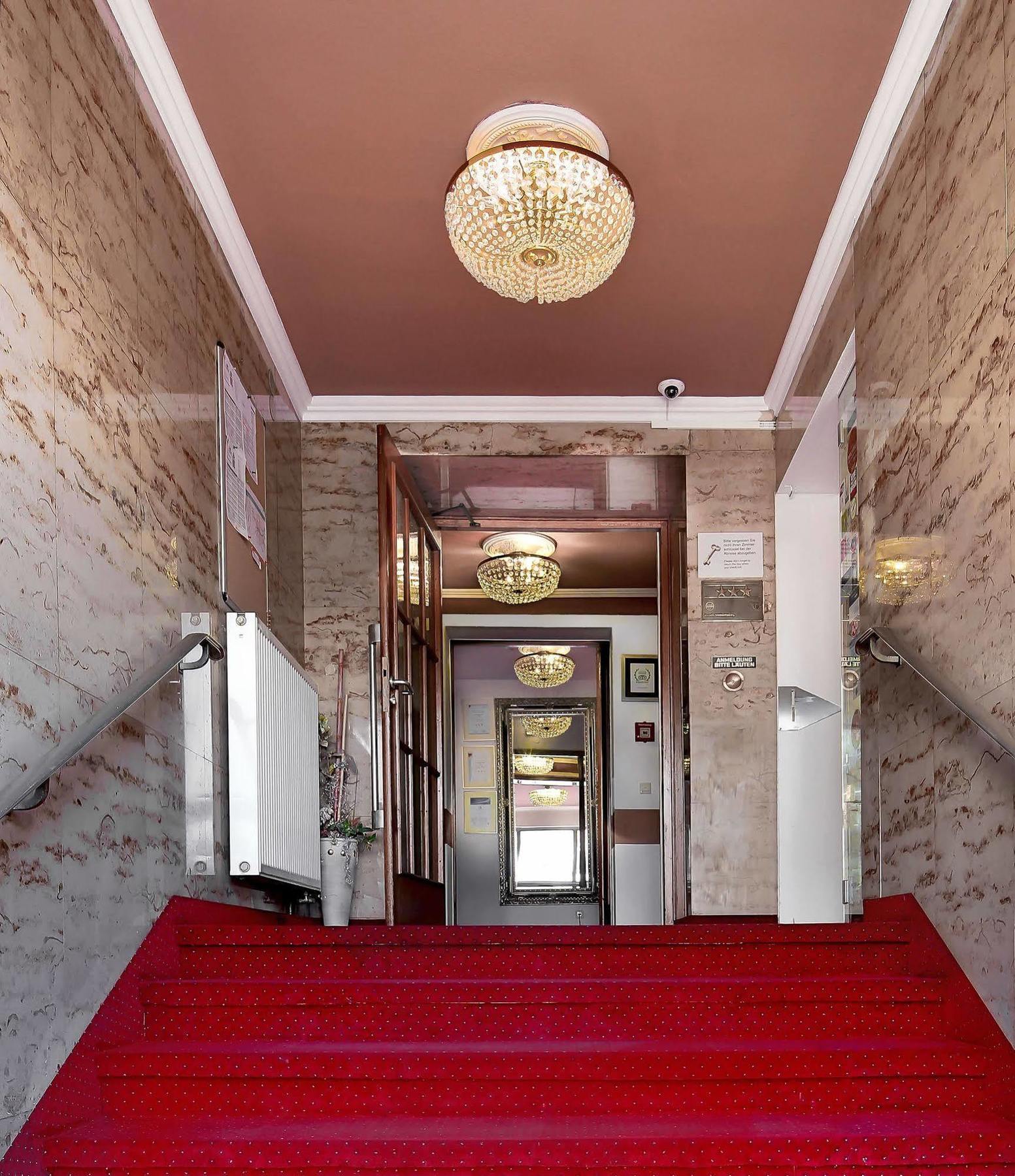 Hotel Tiptop Burgschmiet Garni