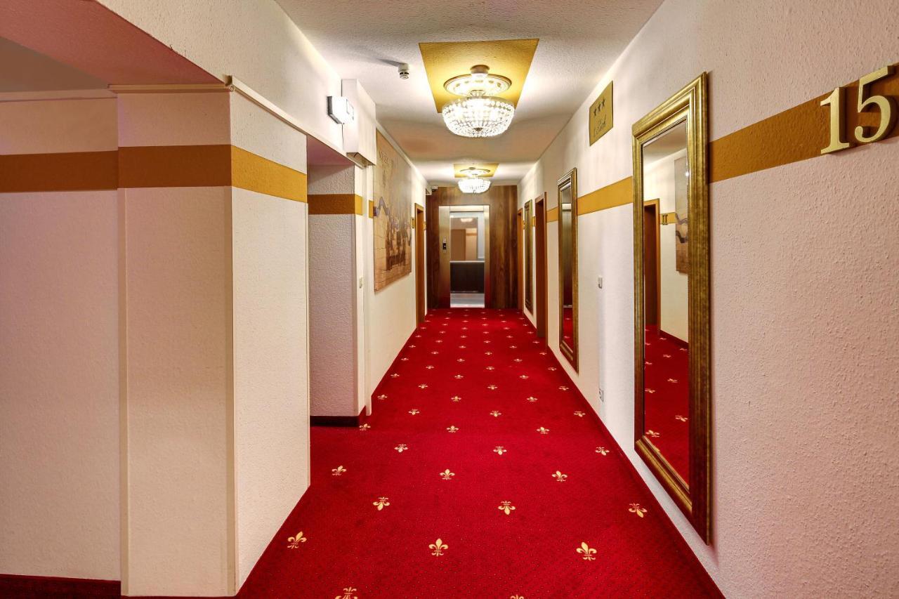 Tiptop Burgschmiet Garni 3*