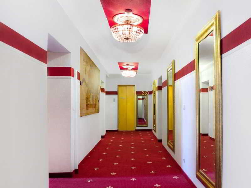 Hotel Tiptop Burgschmiet Garni 3*